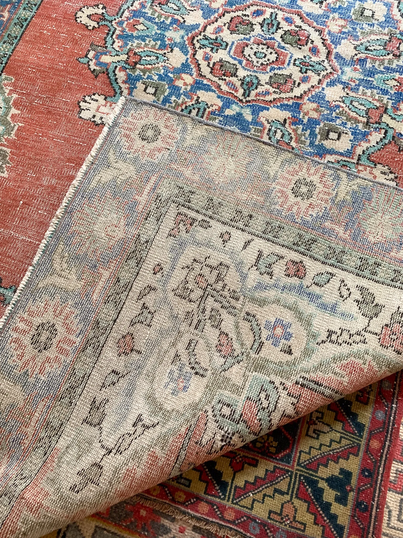 No. A1125 - 5.6' x 9.4' Vintage Turkish Area Rug